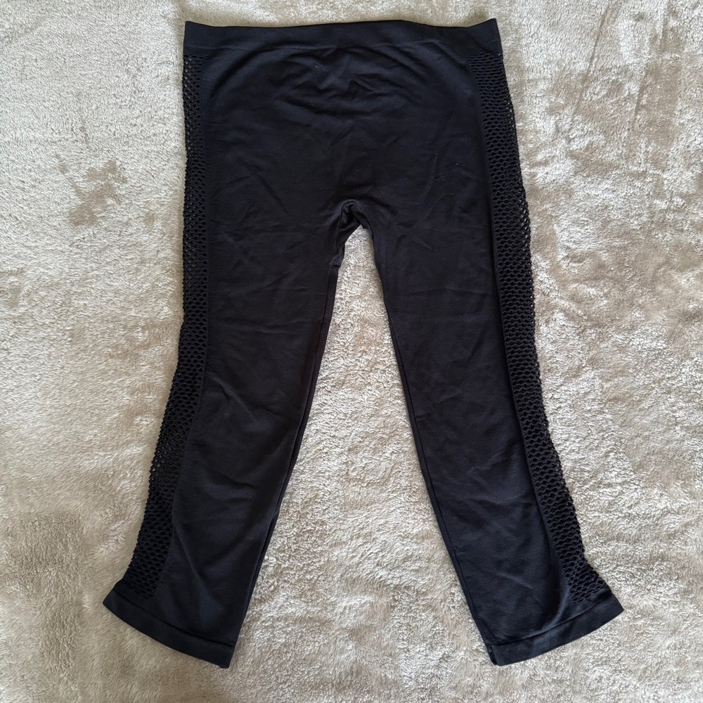 Womens Black capri Leggings Size M/L